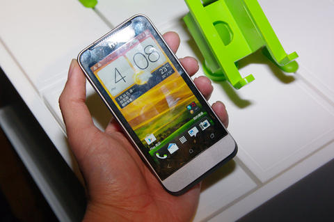 「轉貼」強調四大功能的 hTC One X 與 One V ,四月初正式在台販售 - 電腦王阿達 「轉貼」強調四大功能的 hTC One X 與 One V ,四月初正式在台販售 - 電腦王阿達