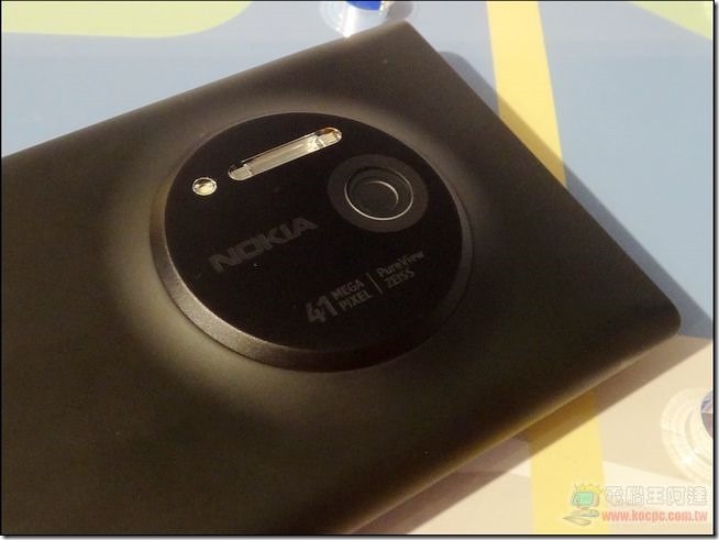 Nokia Lumia 1020-17