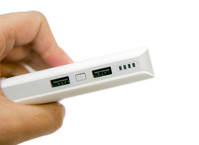 10400mAh 大容量 BAQSS BEST4 智能行動電源開箱分享 - 電腦王阿達 20140212_428