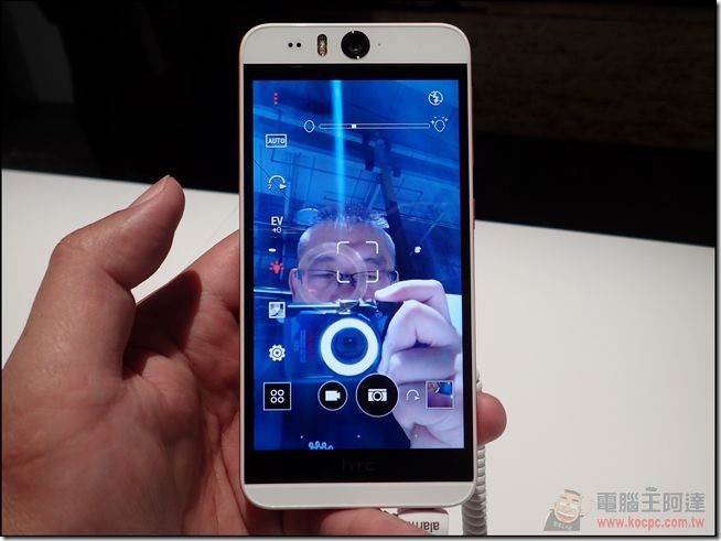 HTC Desire EYE (22) HTC Desire EYE (22)