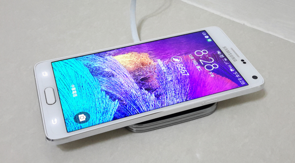 Samsung 無線充電普遍化,現在就跟傳輸線說掰掰! - 電腦王阿達 023