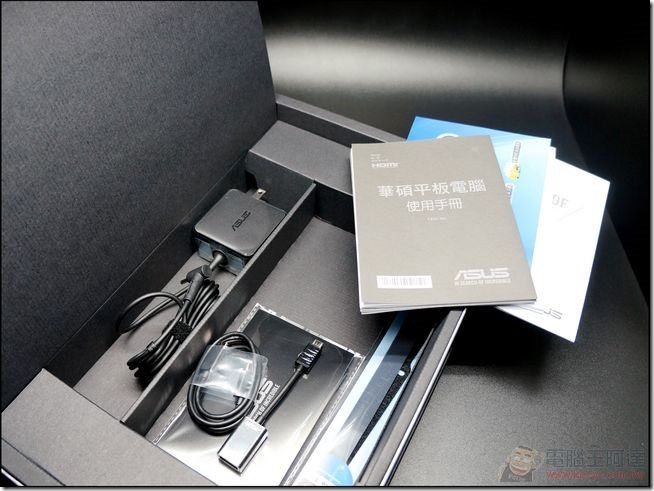 ASUS-T300-CHI-UNBOX-06 ASUS-T300-CHI-UNBOX-06