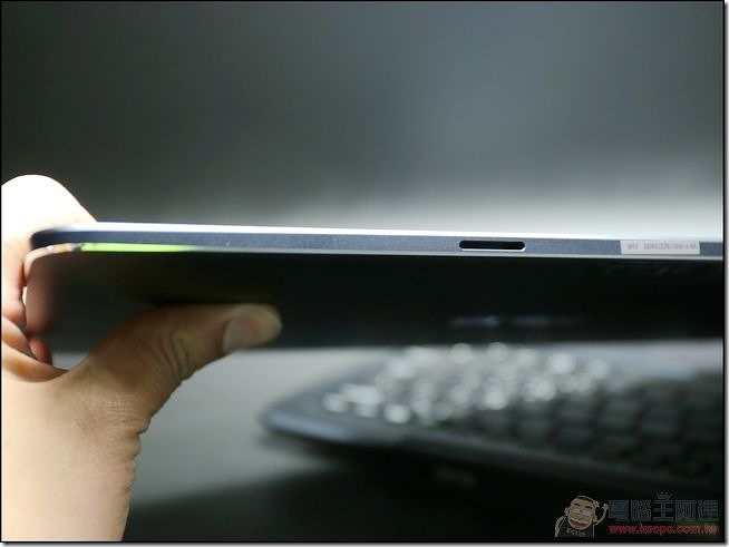 ASUS-T300-CHI-UNBOX-33 ASUS-T300-CHI-UNBOX-33