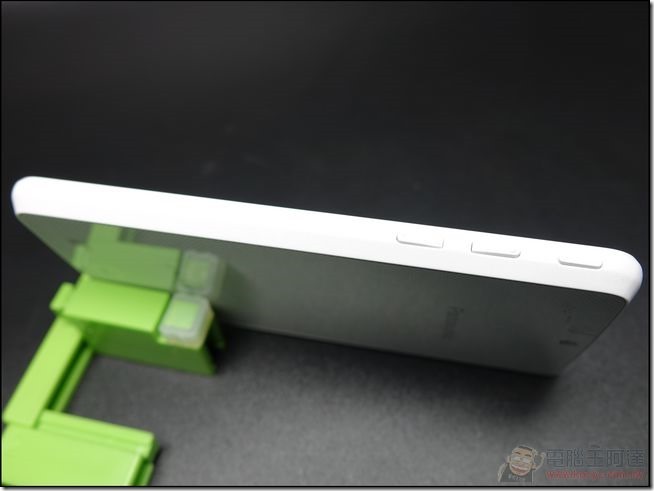 ELUGA-U2開箱-15 ELUGA-U2開箱-15
