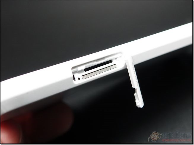 ELUGA-U2開箱-17 ELUGA-U2開箱-17
