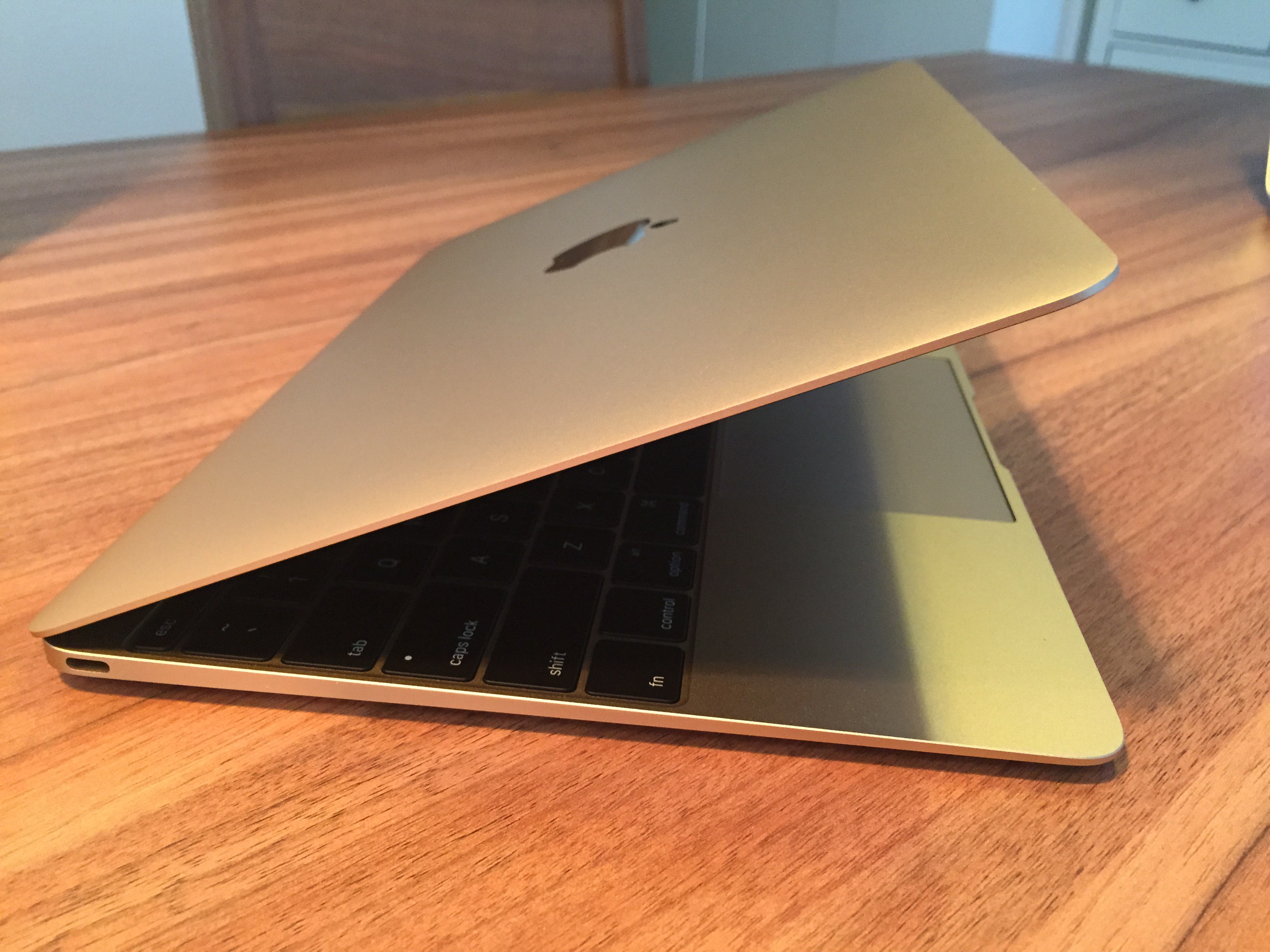 今天踢到金色 Macbook,係金A!! - 電腦王阿達 2015-05-01 154228