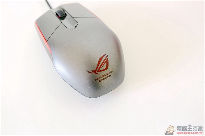 千元內最強!可更換微動開關的 ASUS ROG SICA 電競滑鼠 - 電腦王阿達 008