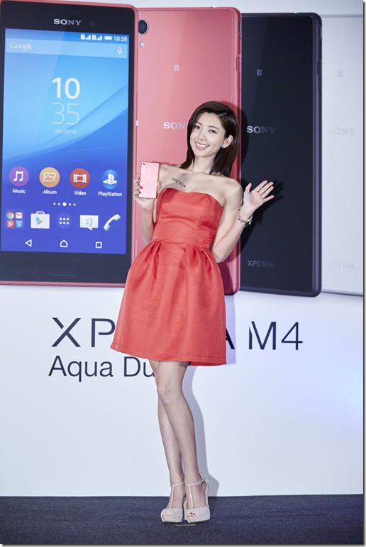 圖6. 郭雪芙任Sony首款中階防水手機Xperia M4 Aqua Dual代言人,笑說自己和手機都是防水的。 圖6. 郭雪芙任Sony首款中階防水手機Xperia M4 Aqua Dual代言人,笑說自己和手機都是防水的。