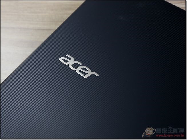 Aspire-V17-NITRO (1) Aspire-V17-NITRO (1)