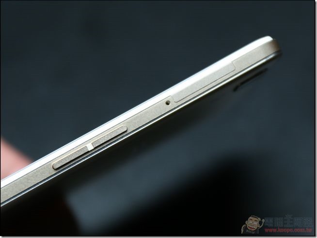 OPPO-R7-開箱-17 OPPO-R7-開箱-17