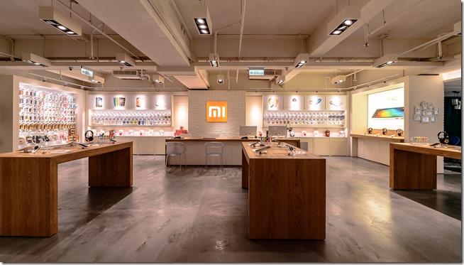 約70坪的台北小米之家,分有產品體驗區、配件展示區、米粉文化交流區與米粉手繪牆、智慧家庭體驗區等,打造工業科技與人文情懷的深度融合 約70坪的台北小米之家,分有產品體驗區、配件展示區、米粉文化交流區與米粉手繪牆、智慧家庭體驗區等,打造工業科技與人文情懷的深度融合