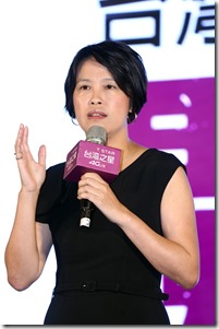 看準電子商務趨勢,台灣之星行銷事業部資深副總經理朱曉幸,宣布正式佈局虛擬通路,推出撼動產業的「台灣之星網路門市」 看準電子商務趨勢,台灣之星行銷事業部資深副總經理朱曉幸,宣布正式佈局虛擬通路,推出撼動產業的「台灣之星網路門市」