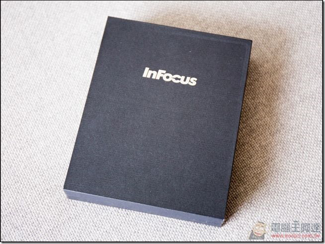 InFocus-M812-02 InFocus-M812-02