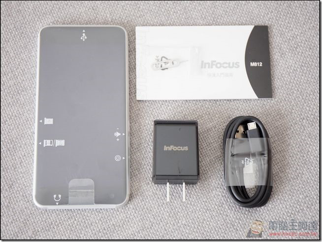 InFocus-M812-03 InFocus-M812-03