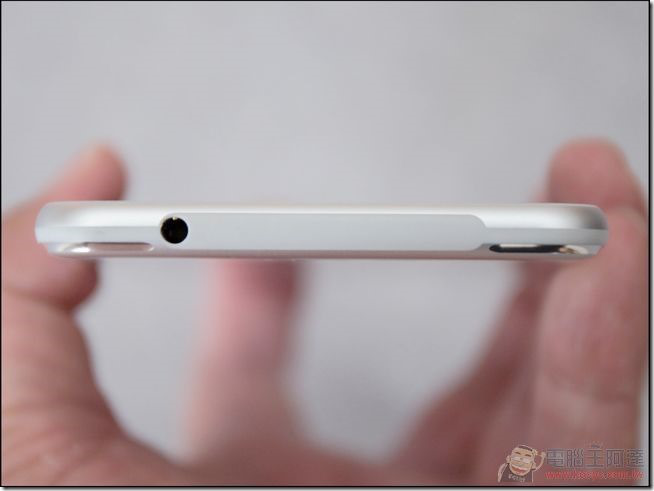 InFocus-M812-08 InFocus-M812-08