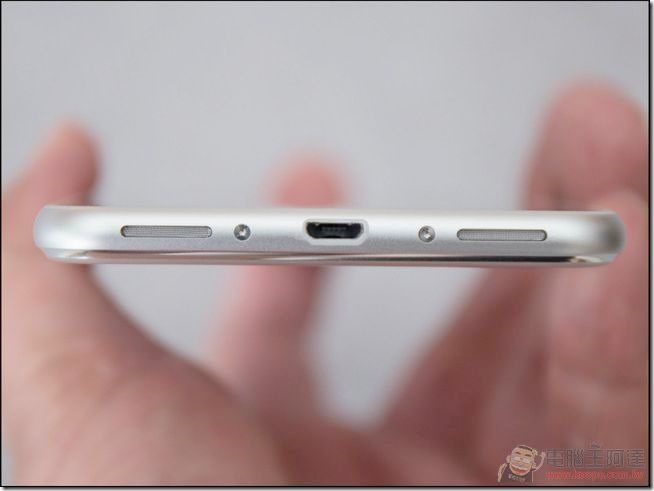 InFocus-M812-09 InFocus-M812-09