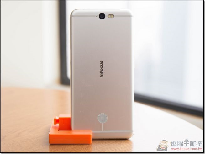 InFocus-M812-13 InFocus-M812-13