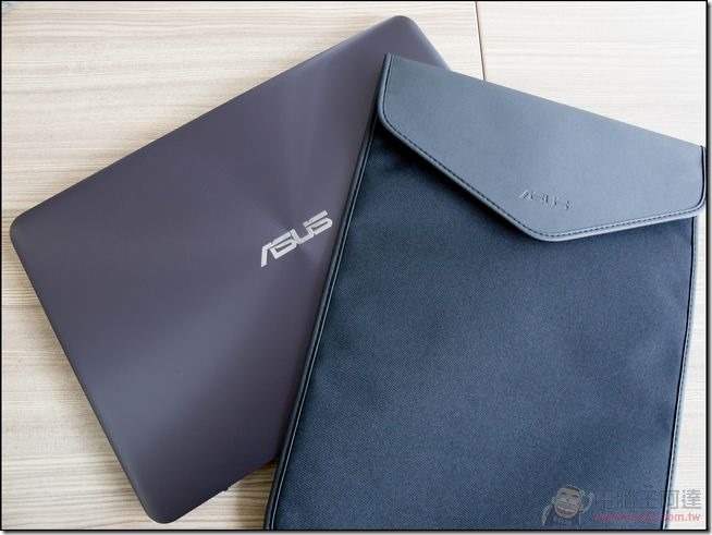 ASUS-UX305-I7-06 ASUS-UX305-I7-06
