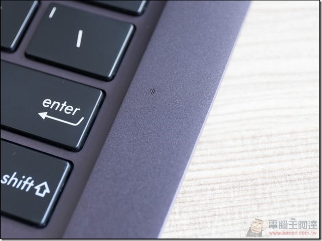 ASUS-UX305-I7-18 ASUS-UX305-I7-18