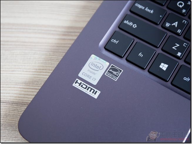 ASUS-UX305-I7-20 ASUS-UX305-I7-20