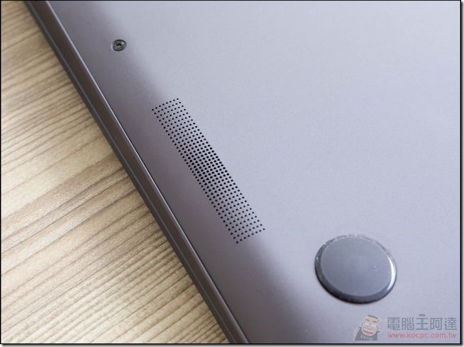 ASUS-UX305-I7-24 ASUS-UX305-I7-24