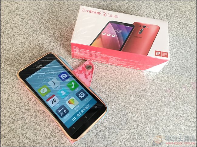 您用也好、長輩用更好,搭載雷射對焦、大螢幕、雙喇叭的 ASUS ZenFone2 Laser開箱評測 - 電腦王阿達 IMG_0356