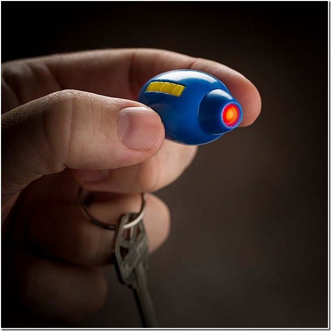 ilrl_mega_buster_gun_keychain_inuse ilrl_mega_buster_gun_keychain_inuse