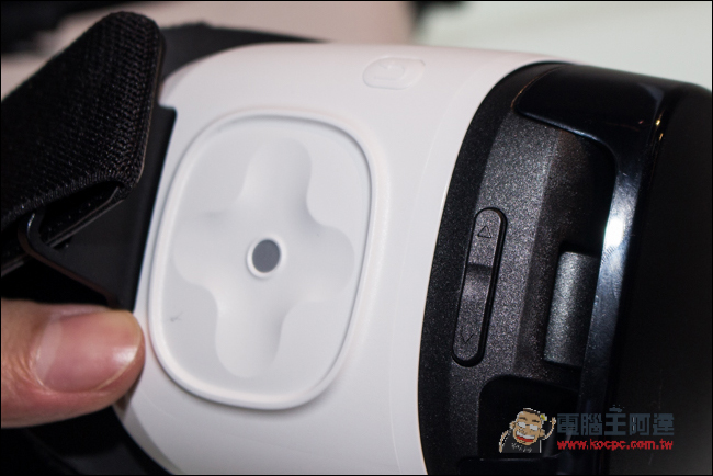 Samsung推出新一代Gear VR 不到三千五就能體驗現今最熱門的虛擬實境 - 電腦王阿達 IMG_5446