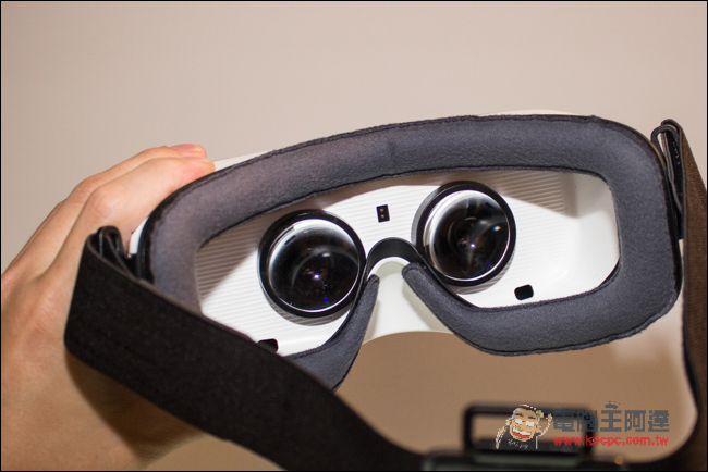 Samsung推出新一代Gear VR 不到三千五就能體驗現今最熱門的虛擬實境 - 電腦王阿達 IMG_5449