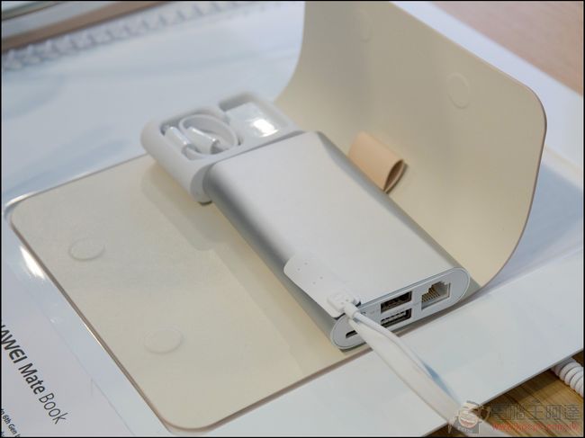 華為於MWC2016推出世界最輕薄的2in1商務筆電Huawei MateBook - 電腦王阿達 IMG_9763