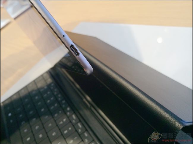 華為於MWC2016推出世界最輕薄的2in1商務筆電Huawei MateBook - 電腦王阿達 IMAG1796