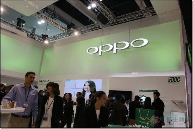OPPO-MWC2016-02