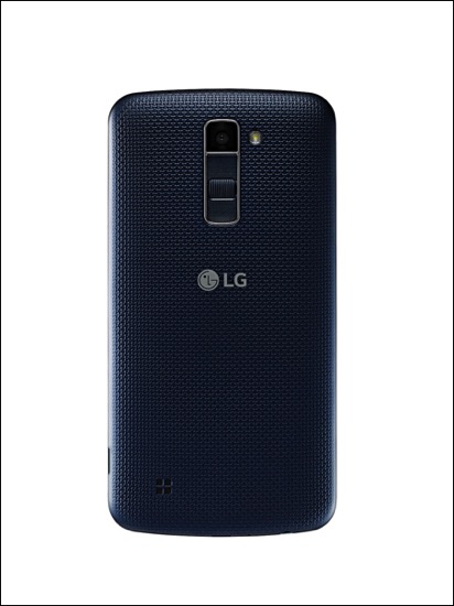 LG K10搭載1,300萬畫素主鏡頭,透過輕點即拍與快速對焦功能,即使正在溜滑板或騎腳踏車移動中,也能輕易捕捉精采瞬間。.jpg LG K10搭載1 300萬畫素主鏡頭 透過輕點即拍與快速對焦功能 即使正在溜滑板或騎腳踏車移動中 也能輕易捕捉精采瞬間