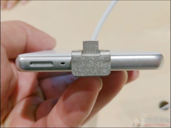 【MWC2016】Sony全新Xperia X系列旗艦動手玩,並帶來四款豐富生活的智慧產品 - 電腦王阿達 IMAG1874