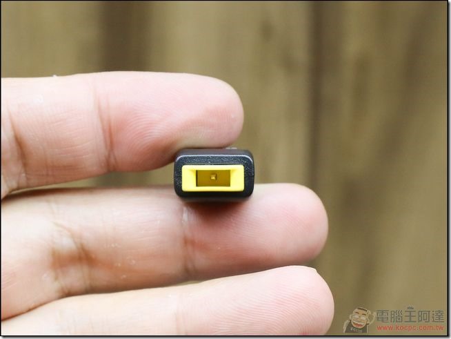 Amacrox-U-one-筆電充電器-14 Amacrox-U-one-筆電充電器-14