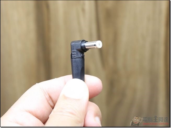 Amacrox-U-one-筆電充電器-09 Amacrox-U-one-筆電充電器-09