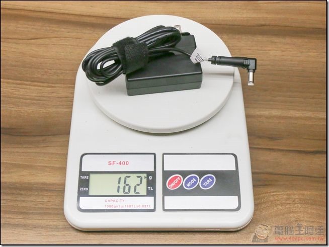 Amacrox-U-one-筆電充電器-10 Amacrox-U-one-筆電充電器-10