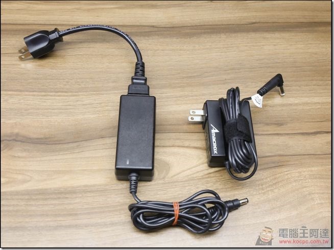 Amacrox-U-one-筆電充電器-11 Amacrox-U-one-筆電充電器-11