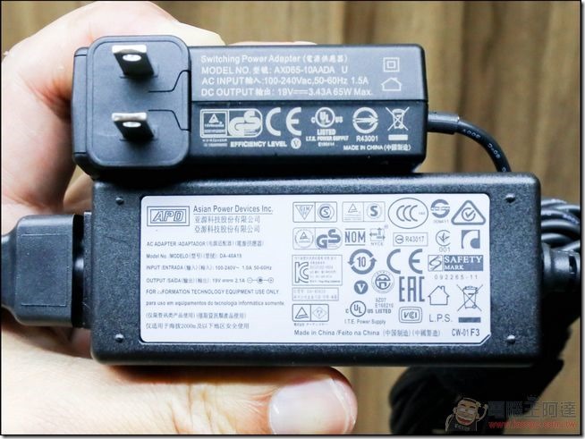 Amacrox-U-one-筆電充電器-12 Amacrox-U-one-筆電充電器-12