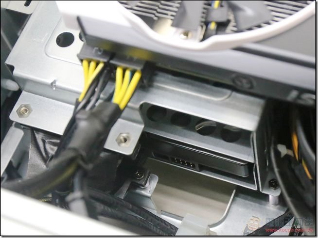 MSI-Aegis-電競桌機開箱-22 MSI-Aegis-電競桌機開箱-22