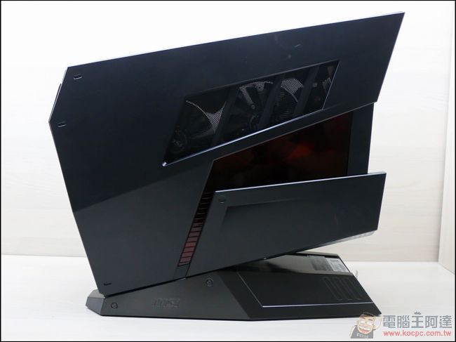 MSI Aegis 電競桌機開箱評測,支援HTC VIVE與聽聲辨位超高性價比的小體積電競主機 - 電腦王阿達 IMG_3397