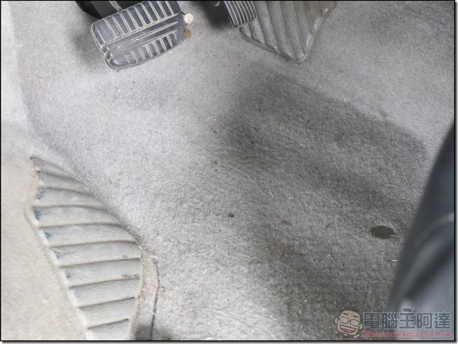 Dyson-V8-Fluffy-35 Dyson-V8-Fluffy-35