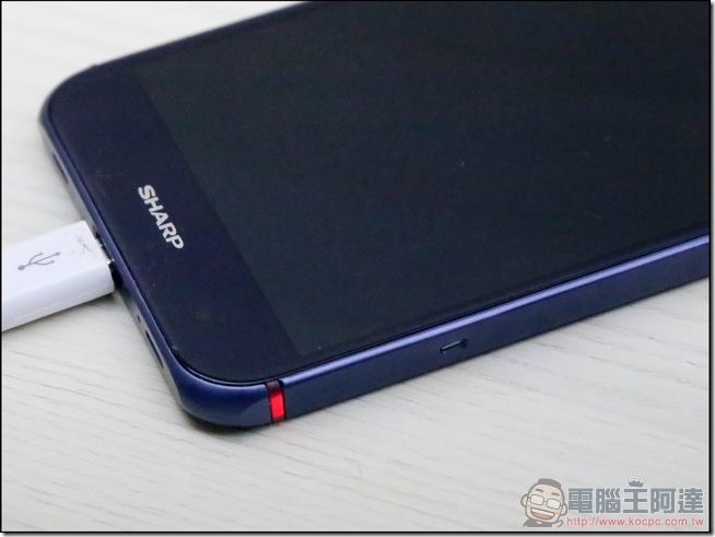 Sharp-AQUOS-P1-開箱-13 Sharp-AQUOS-P1-開箱-13