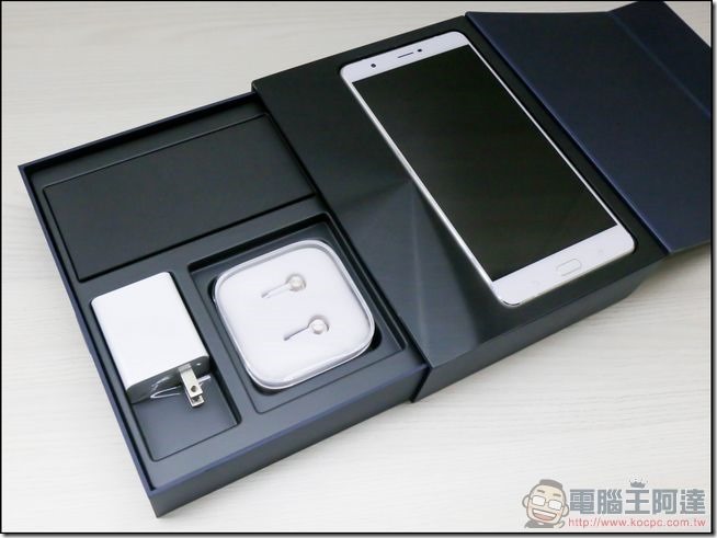 ZenFone3-Ultra-開箱-05 ZenFone3-Ultra-開箱-05