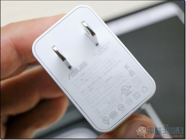 ZenFone3-Ultra-開箱-08 ZenFone3-Ultra-開箱-08