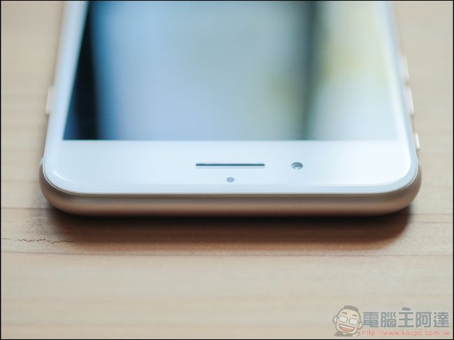 iPhone7、iPhone7 plus開箱評測 加入防水、3CA、改變不大的外型、被拿掉的耳機孔與致敬的雙鏡頭雙喇叭 - 電腦王阿達 img_6812