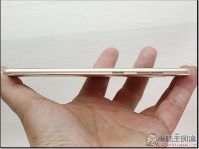 ZenFone 3-Deluxe-開箱-17 ZenFone 3-Deluxe-開箱-17