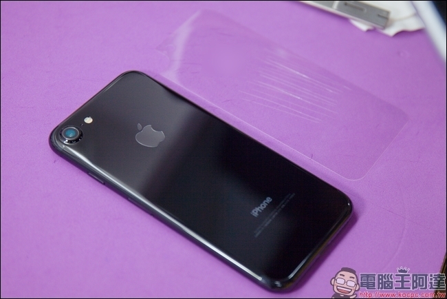 iPhone 7曜石黑容易沾指紋 用imos 3SAS疏水疏油保護貼幫你保護寶貝新機 - 電腦王阿達 img_5108