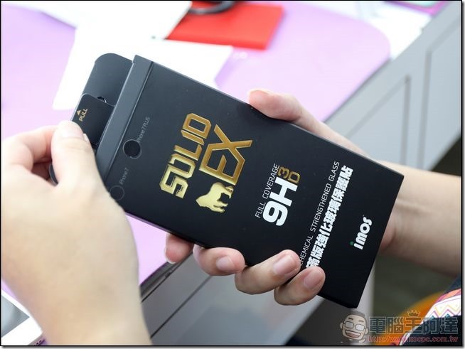 imos-SOLID-EX-3D滿版康寧強化玻璃保護貼05 imos-SOLID-EX-3D滿版康寧強化玻璃保護貼05
