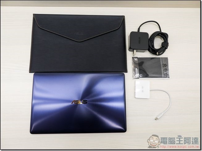 ASUS-ZenBook3-UX390-開箱-06